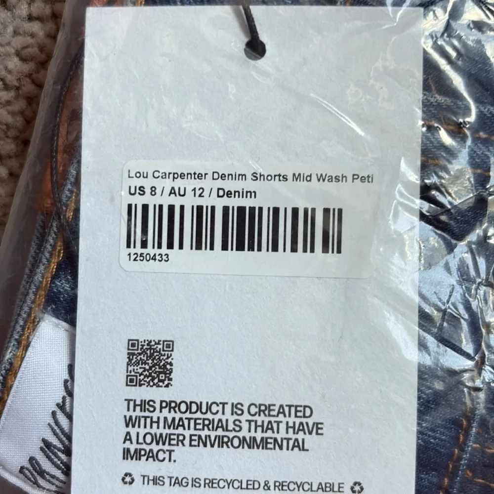 Lou Carpenter Denim Shorts Mid Wash - Picture 4 of 4